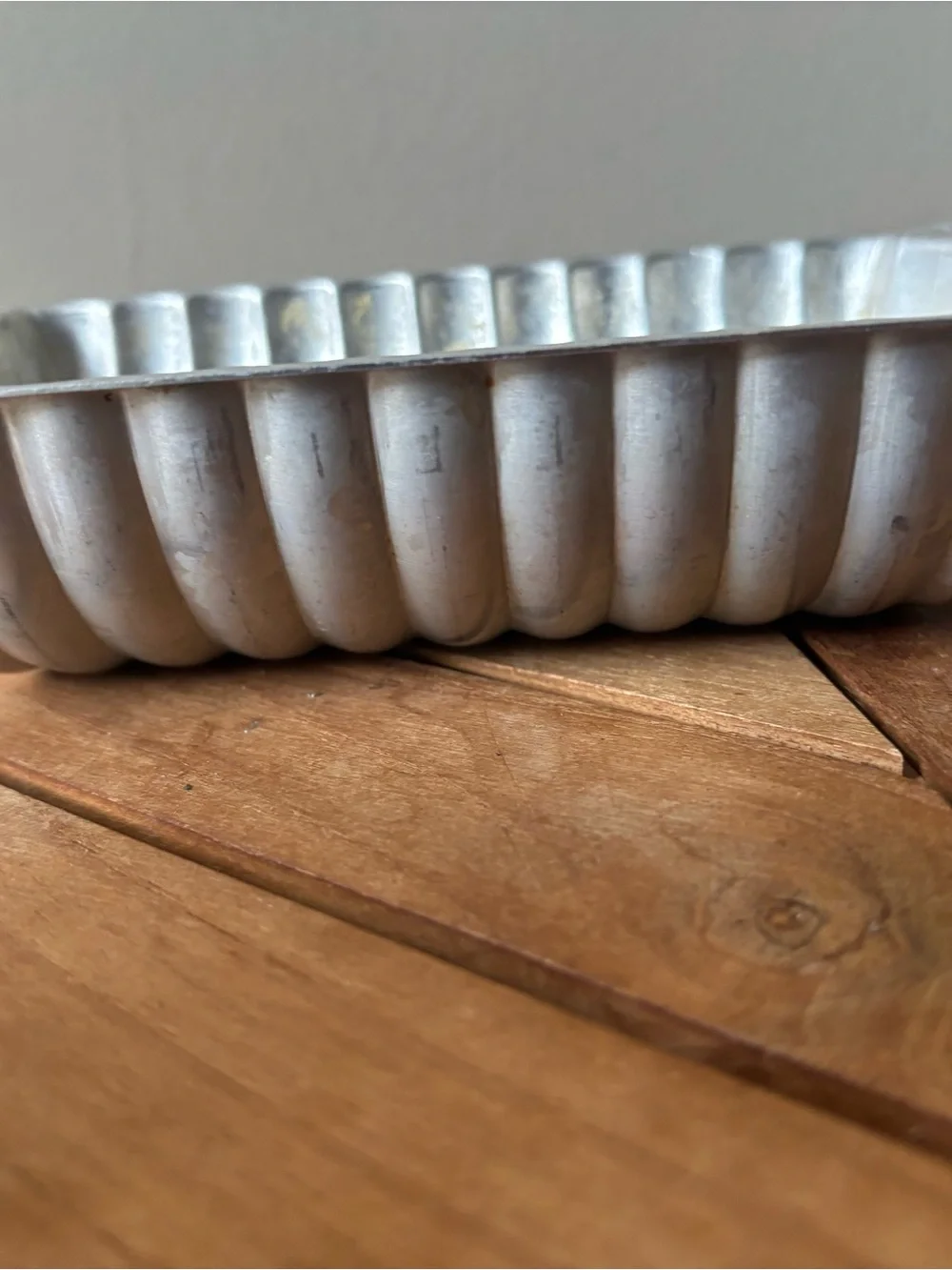 2 Vintage Aluminum Ribbed Loaf Pan Set 8”x4.5”
